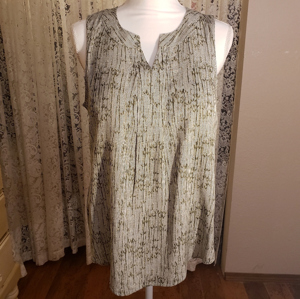 NWT Croft and Barrow Sleeveless Top